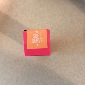 Jeffree Star liquid lipstick “Soft Serve”